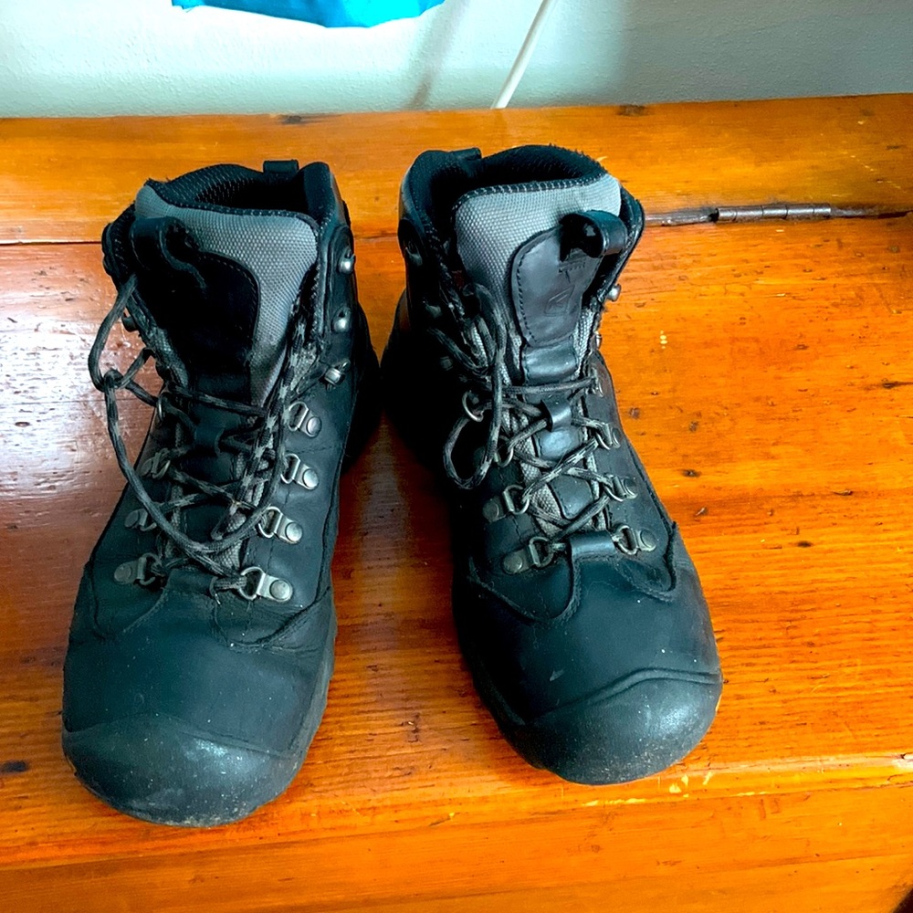 Womens size 10 used work boots , leather waterproof still have life left